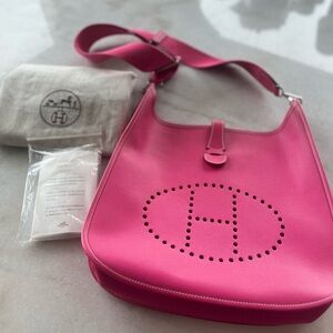 SOLD !!!! Beautiful Hermès Evelyne PM III Epsom in Rose Tyrien